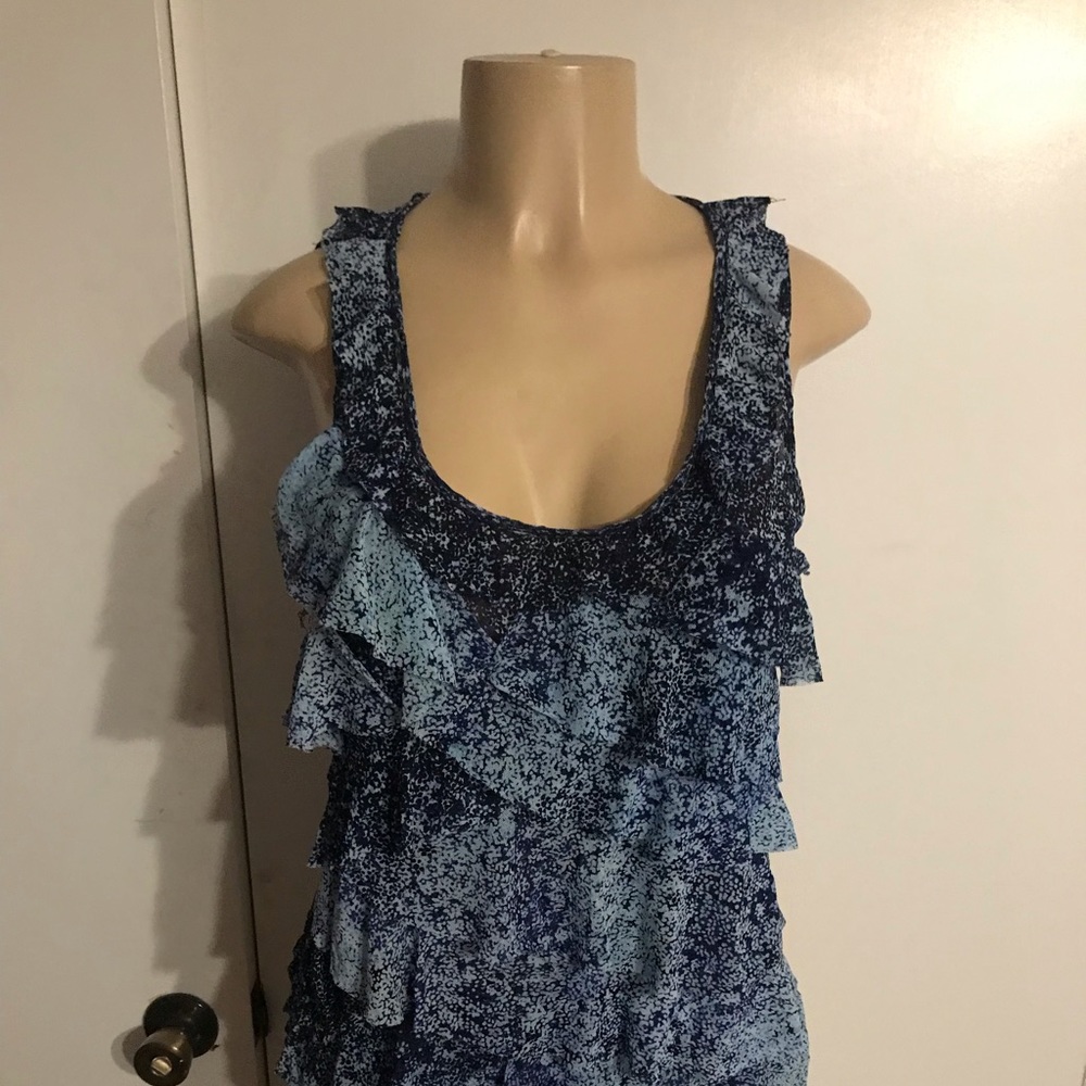 Express L size. Top with Lawyers asymmetrical cuts